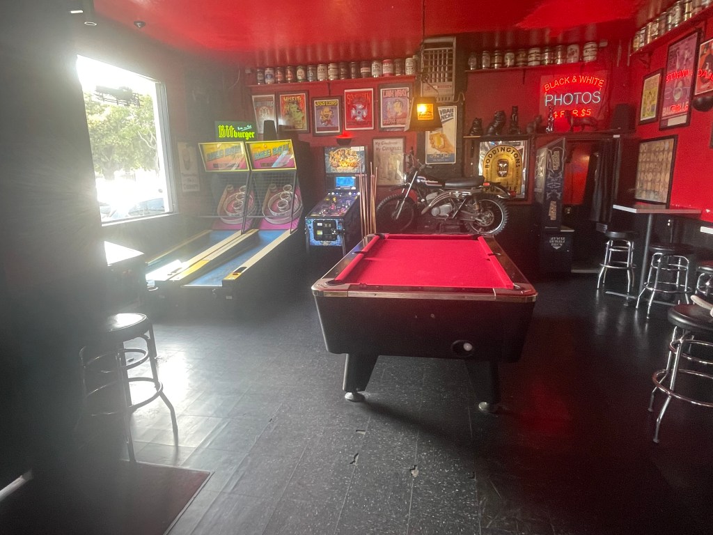 photo of interior of Lucky 13, Alameda, CA