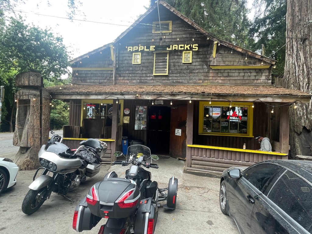 photo of exterior of Apple Jack's Bar, La Honda, CA
