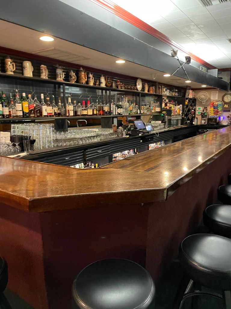 photo of the bar of Black Watch bar, Los Gatos, CA