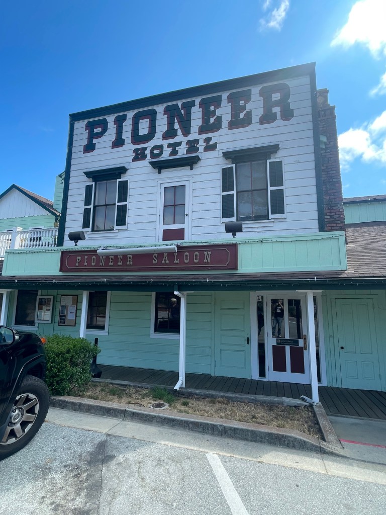 photo of exterior of Pioneer Hotel, Woodside, CA