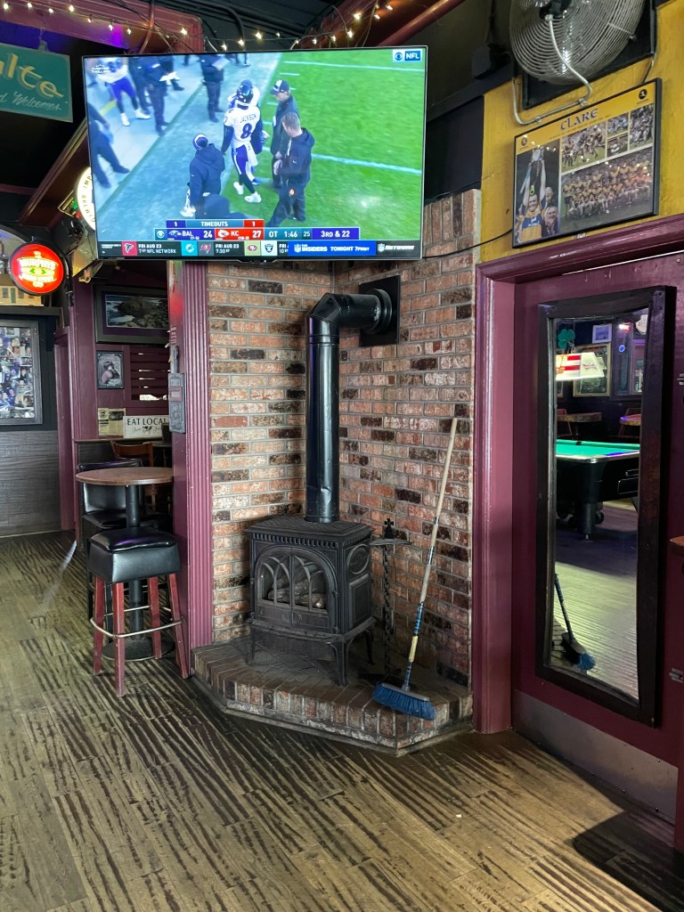 photo of interior of The Shannon Arms, San Francisco