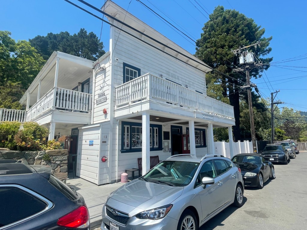 photo of exterior of Smiley's Saloon, Bolinas, CA