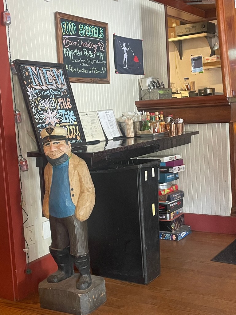photo of interior of Smiley's Saloon, Bolinas, CA