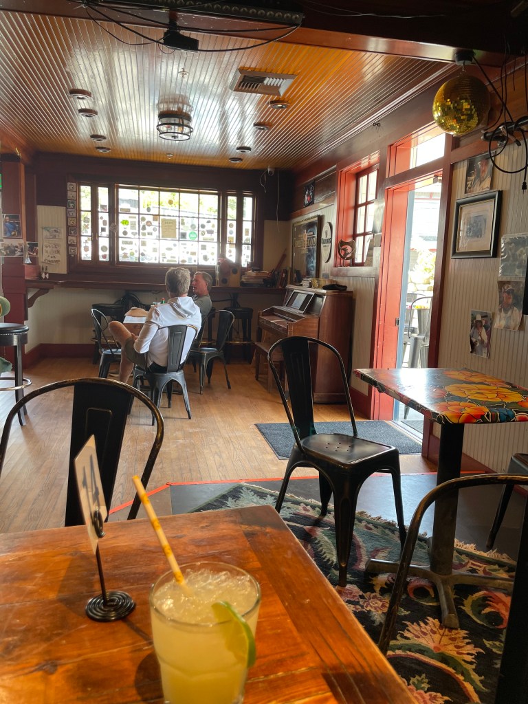 photo of interior of Smiley's Saloon, Bolinas, CA