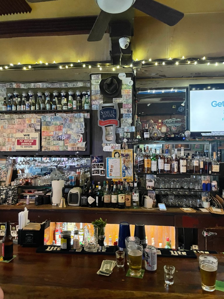 photo of the bar at Chelsea Place, San Francisco