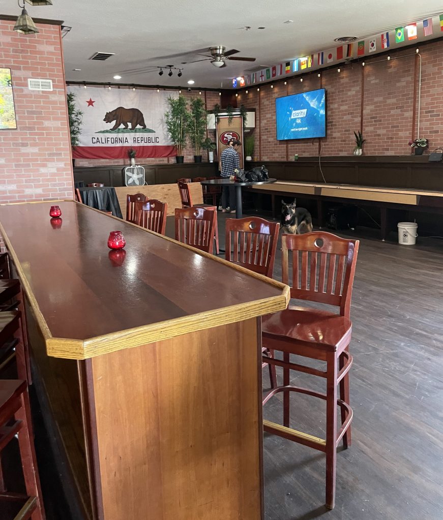 photo of the interior of The Lariat Tavern, Belmont, CA