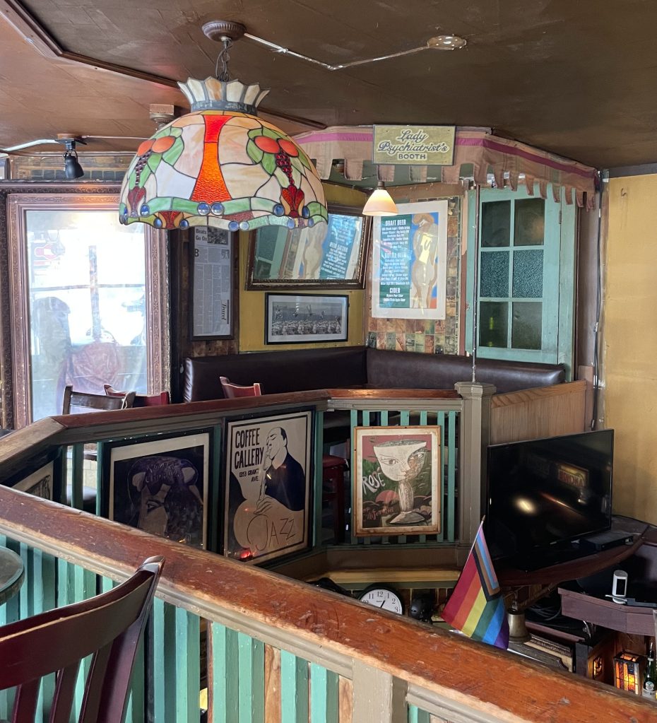 photo of interior of Vesuvio Cafe, San Francisco, CA