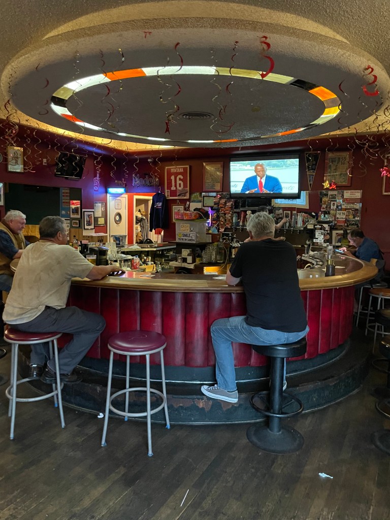 photo of interior of Clooney's Pub, San Francisco