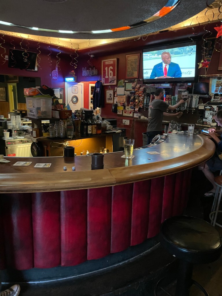 photo of interior of Clooney's Pub, San Francisco