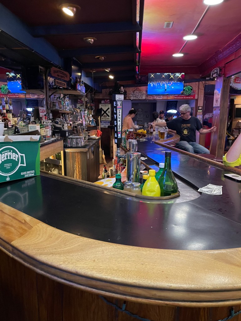 photo of the bar at Grandma's Saloon, San Francisco