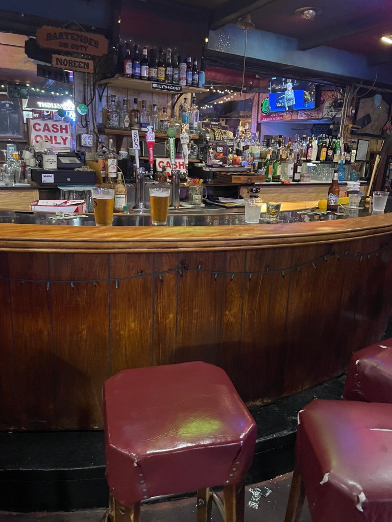 photo of the bar at Grandma's Saloon, San Francisco