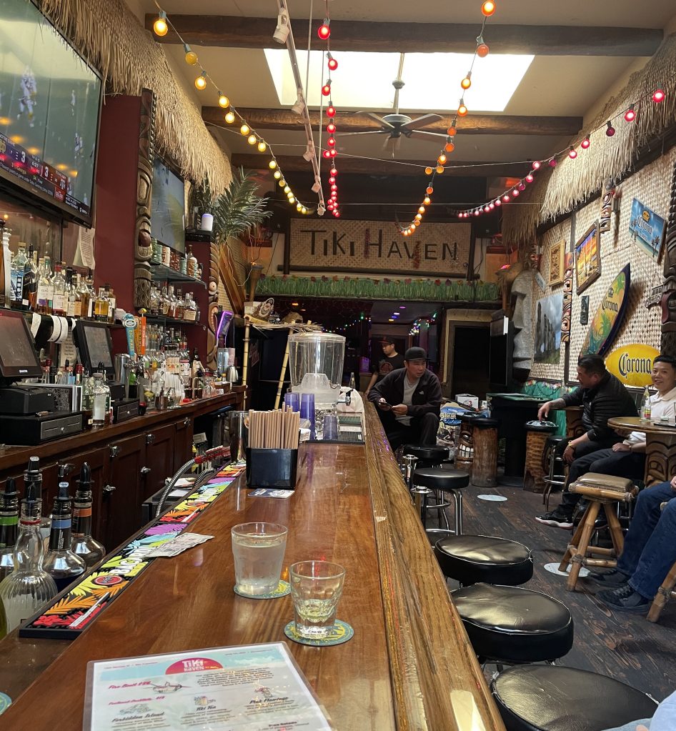 photo of interior of Tiki Haven, San Francisco