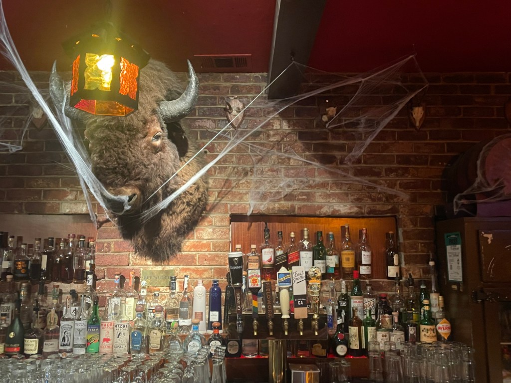 photo of interior of Club Mallard, Albany, CA