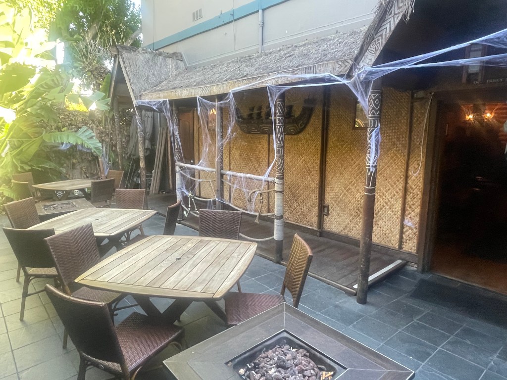 photo of porch of Club Mallard, Albany, CA