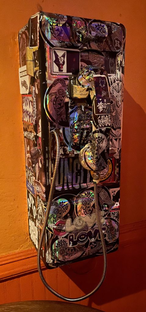 photo of telephone in Casanova Lounge, San Francisco