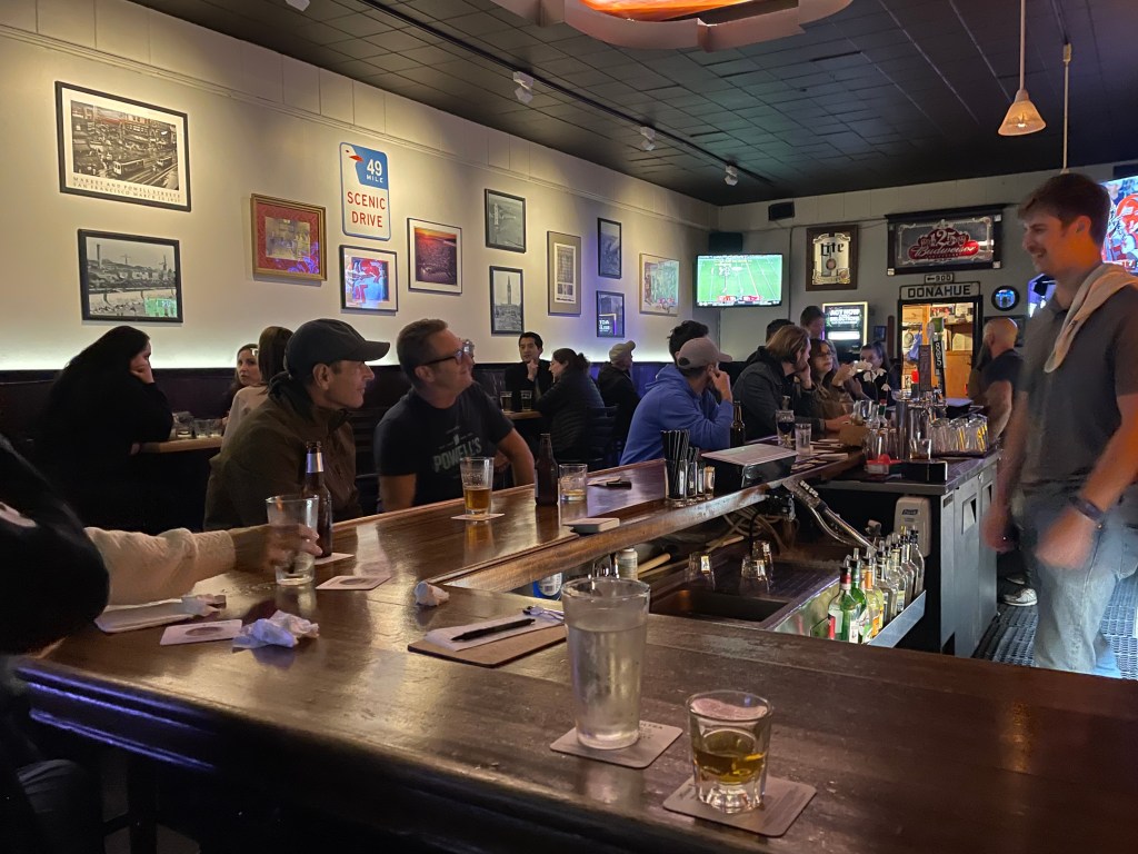 photo of interior of Harry's Bar San Francisco