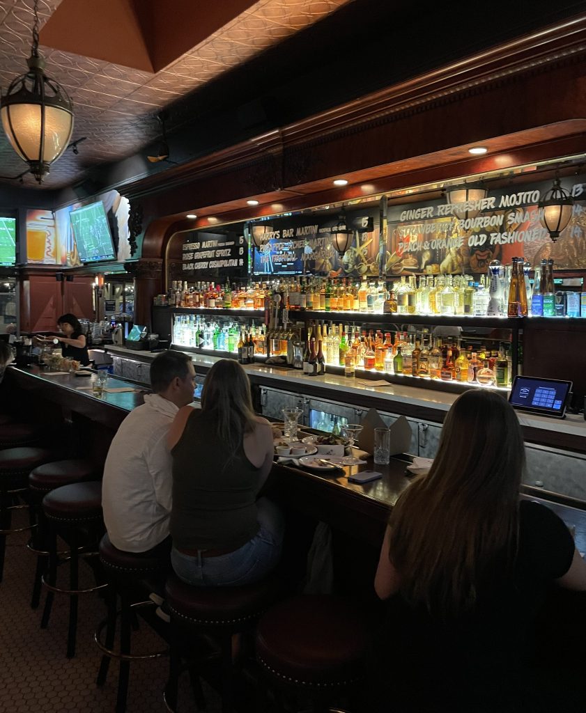photo of interior of Harry's Bar San Francisco