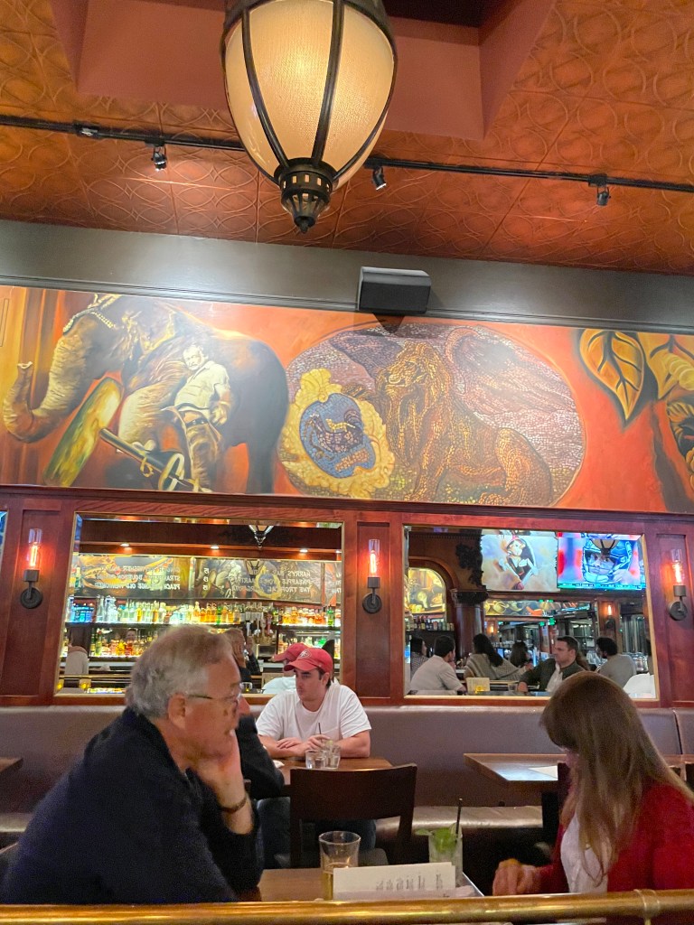 photo of interior of Harry's Bar San Francisco