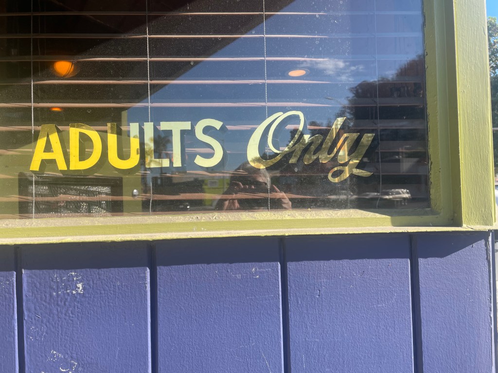 photo of detail of Hotsy Totsy Club, Albany, CA