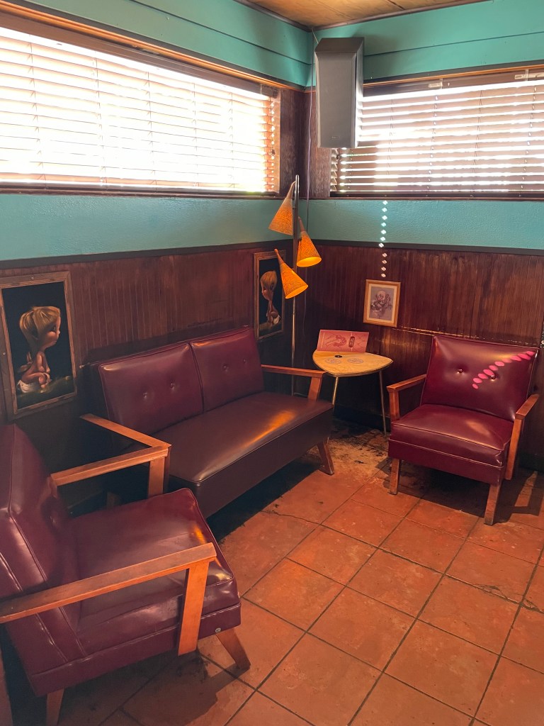 photo of interior of Hotsy Totsy Club, Albany, CA