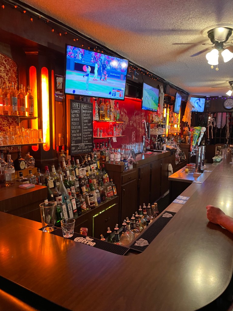 photo of interior of Mel-O-Dee Cocktails, El Cerrito, CA