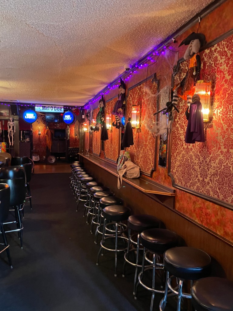 photo of interior of Mel-O-Dee Cocktails, El Cerrito, CA