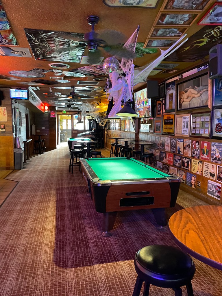 photo of the interior of Paul & Harvey's, Sunnydale, CA