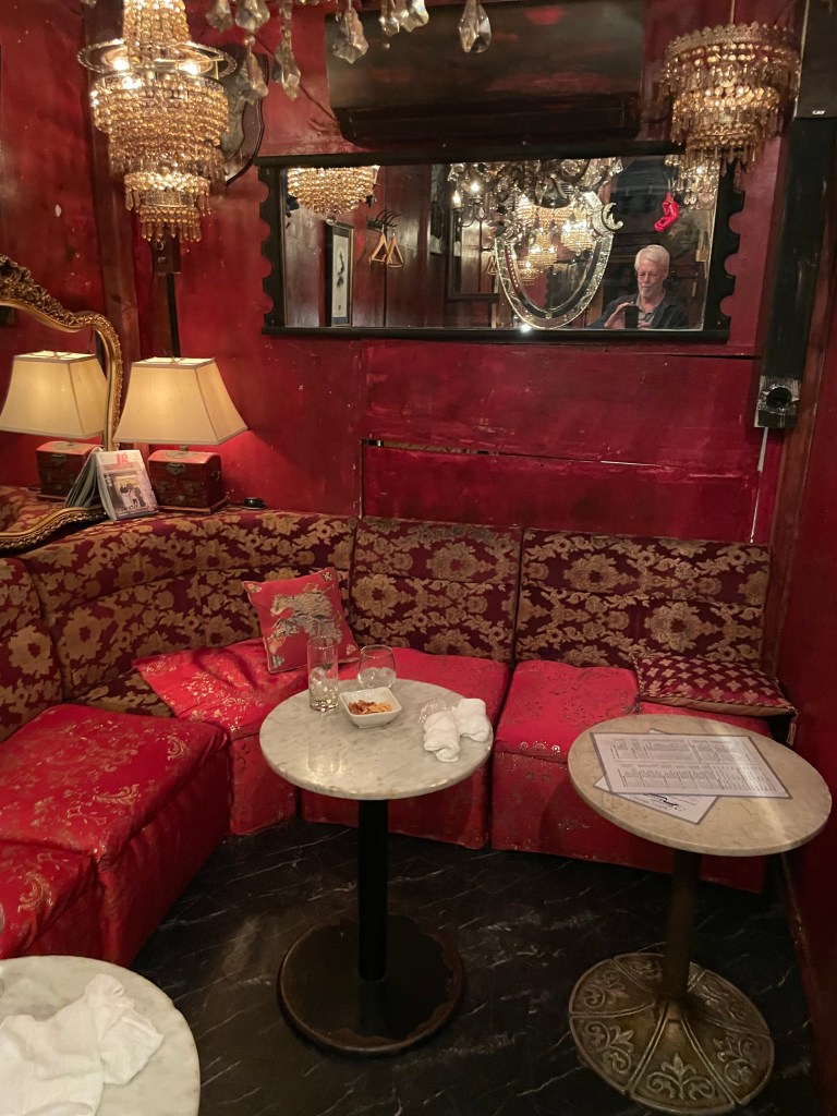 photo of interior of Bar Albatross, Tokyo, Japan