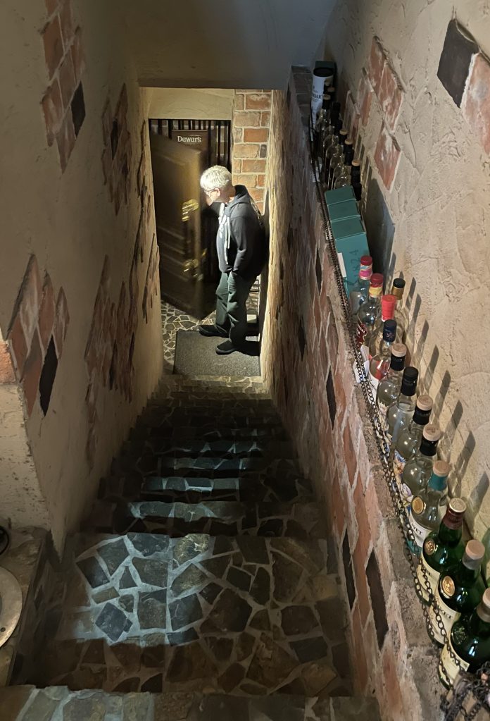 photo of stairs for Bar Escape, Tokyo, Japan
