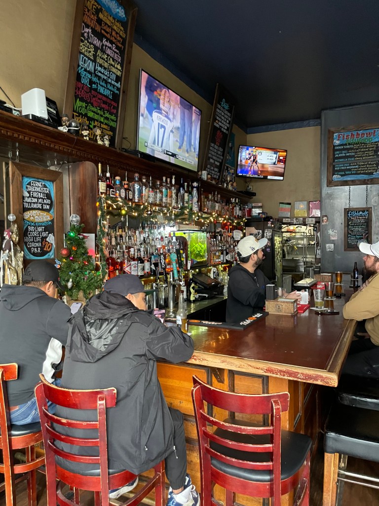 photo of the bar of The Fishbowl Bar & Grill, San Francisco