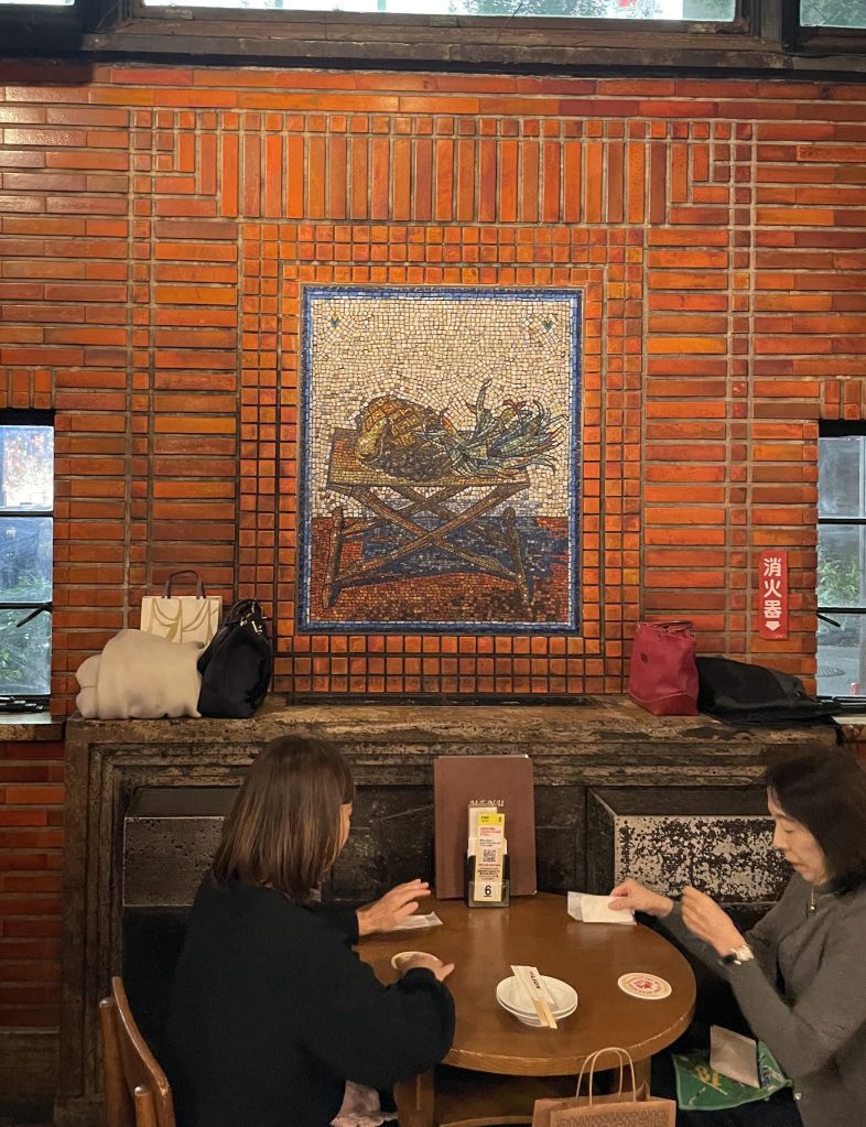 photo of interior of Ginza Lion Beer Hall, Tokyo, Japan