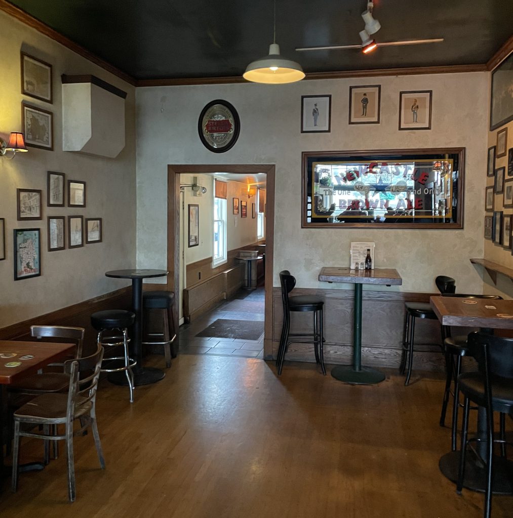 photo of the interior of The Pig and Whistle, San Francisco