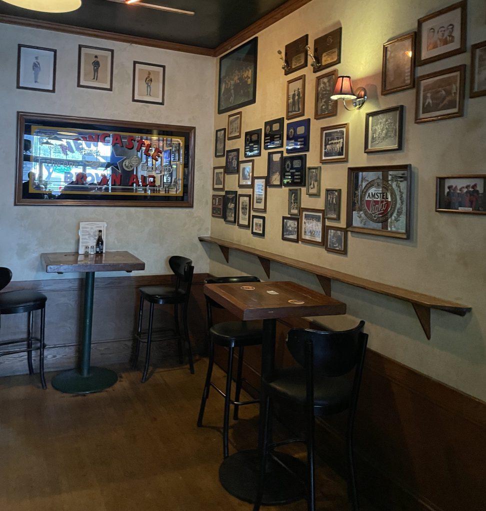 photo of the interior of The Pig and Whistle, San Francisco