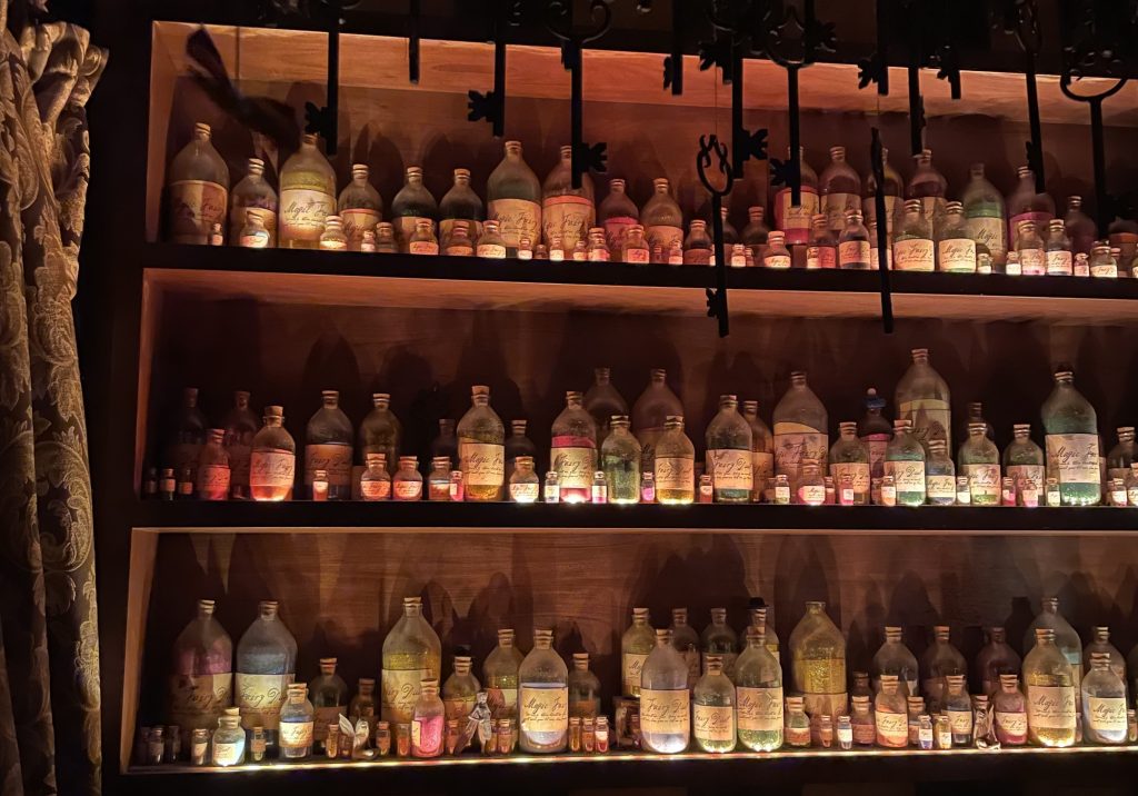 photo of interior detail of Tír na nÓg, Tokyo, Japan