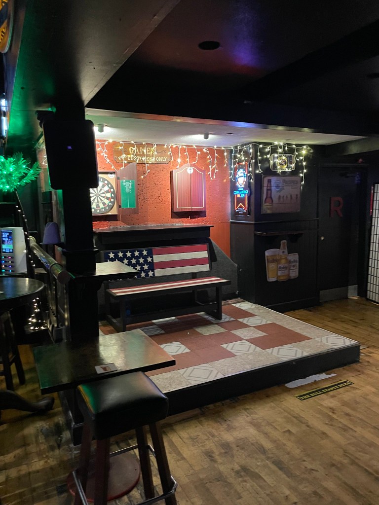 photo of the interior of Union Street Ale House, San Francisco