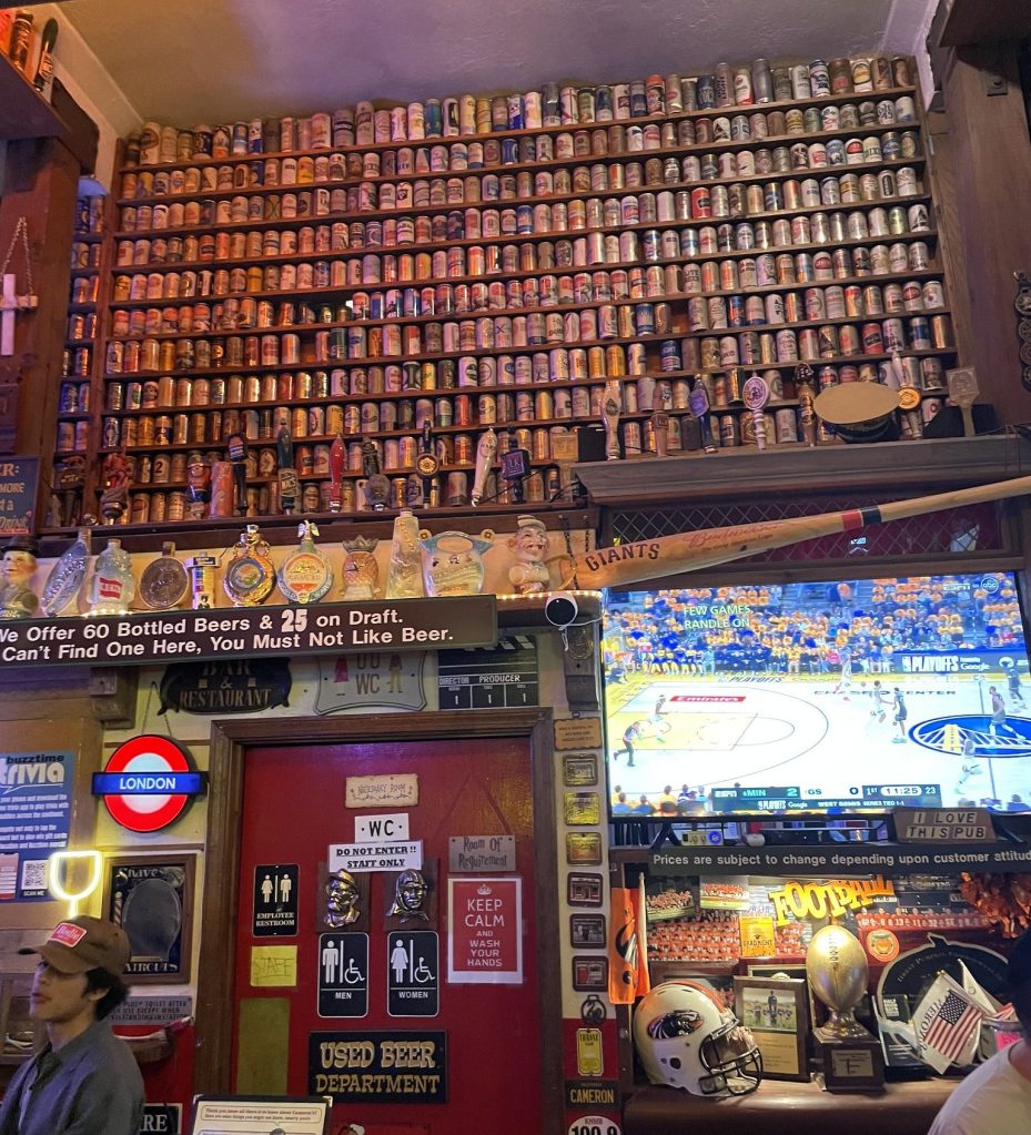 photo of interior of Cameron's Pub, Half Moon Bay, CA
