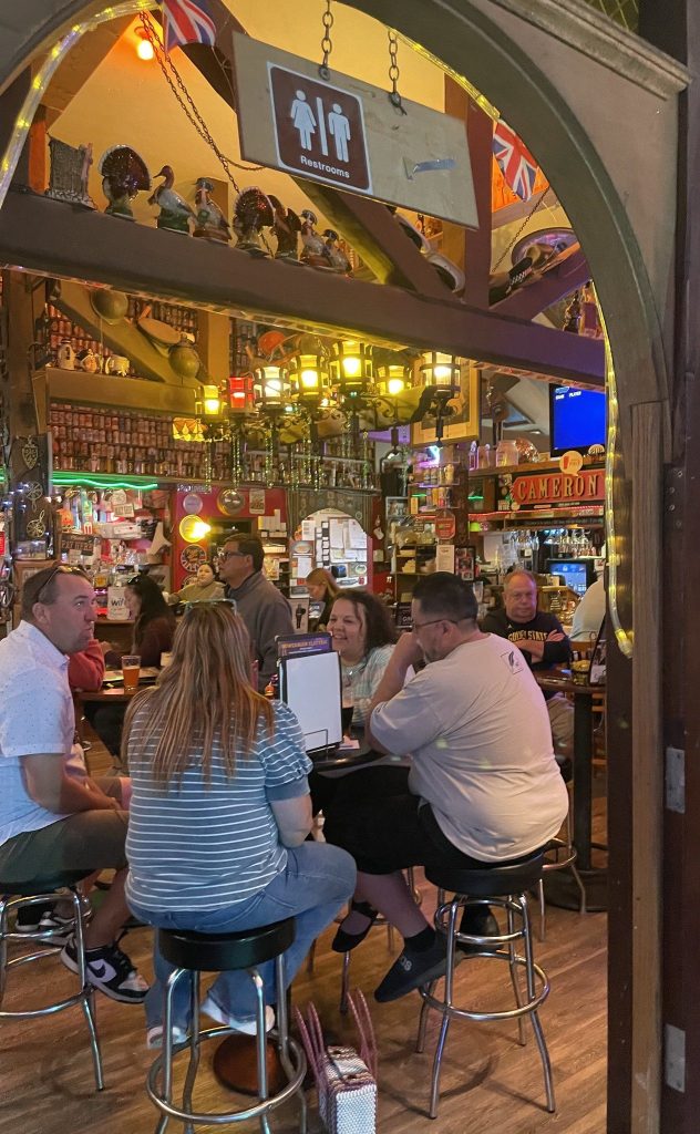 photo of interior of Cameron's Pub, Half Moon Bay, CA