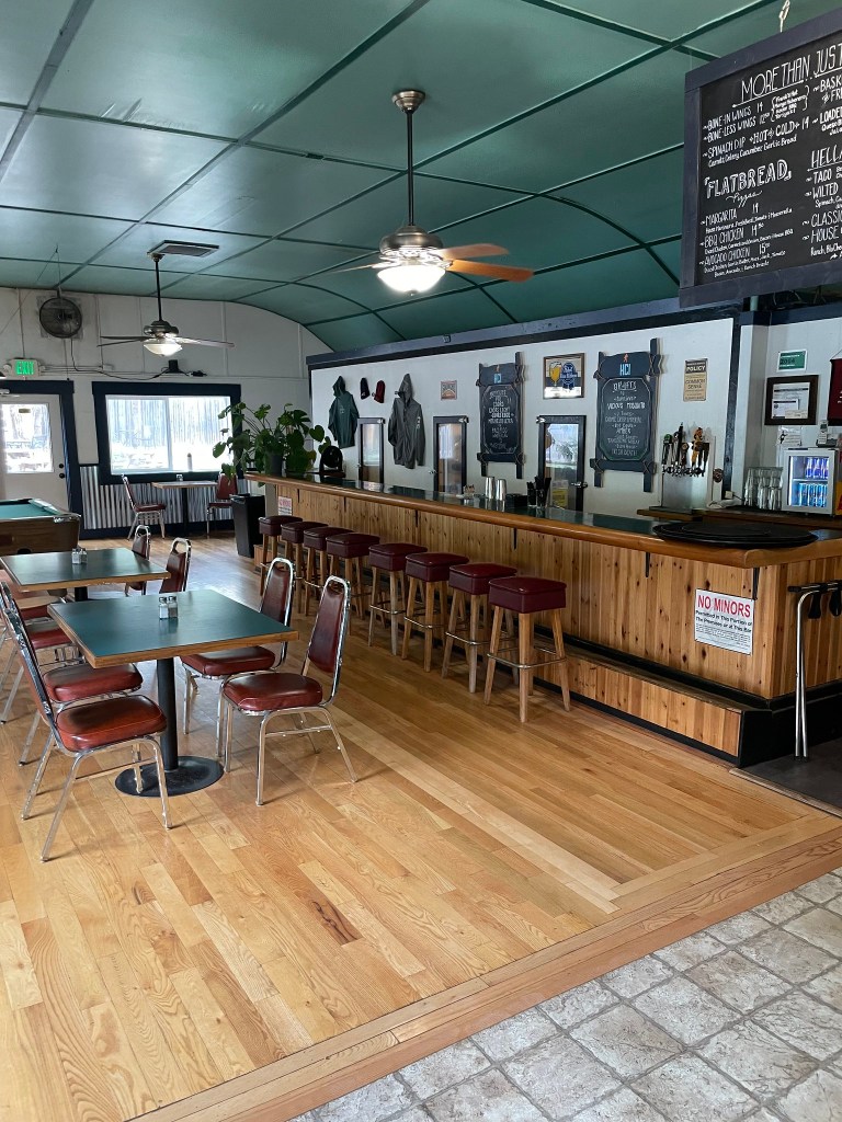 photo of interior of Hell's Canyon Inn, Halfway, OR