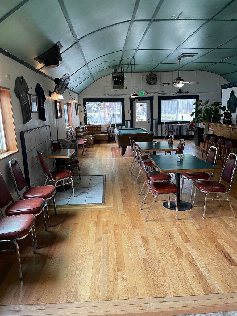 photo of interior of Hell's Canyon Inn, Halfway, OR