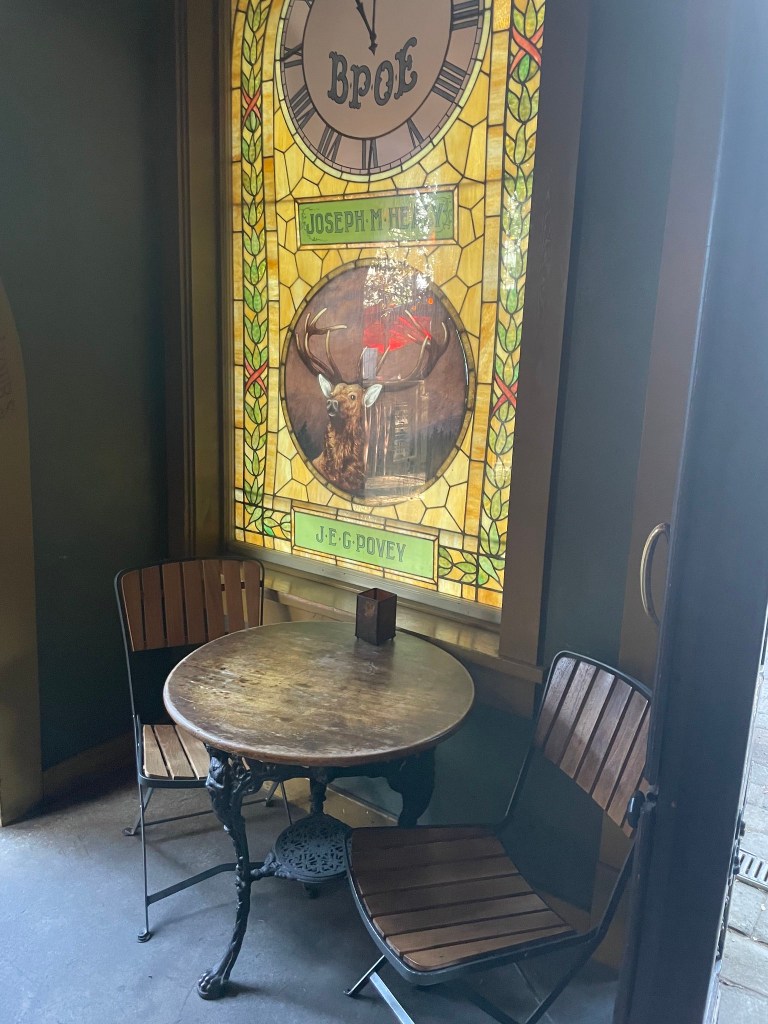 photo of interior of Hugh O'Kane's, Bend, OR