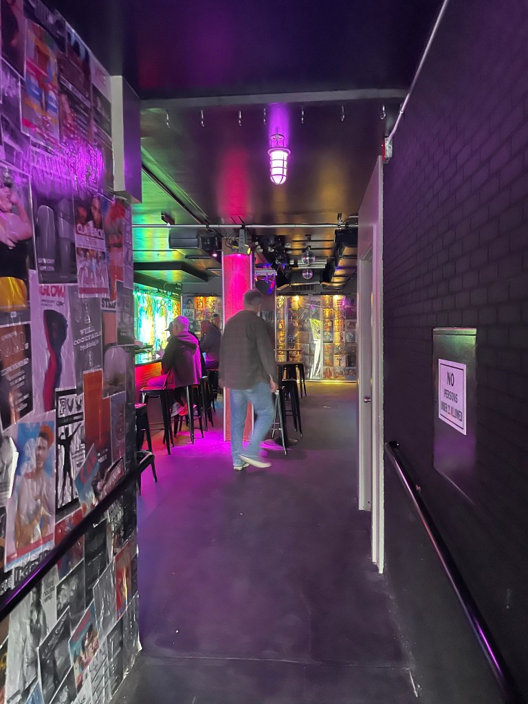 photo of entryway of QBar, San Francisco