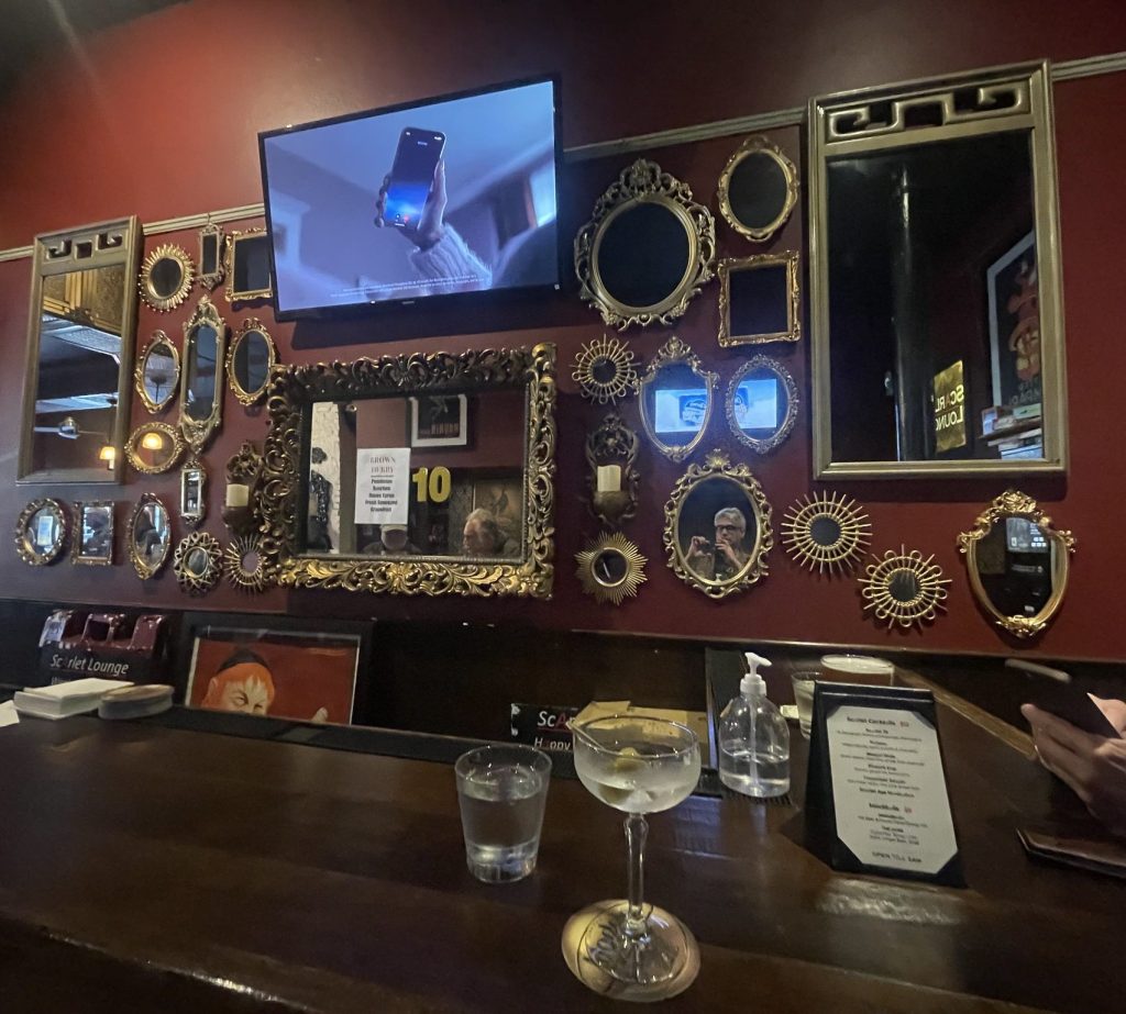 photo of interior of Scarlet Lounge, San Francisco