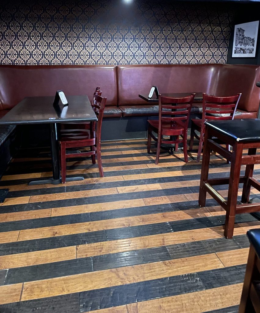 photo of interior of Scarlet Lounge, San Francisco