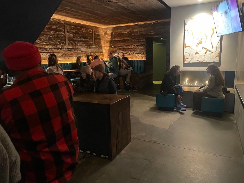 photo of interior of White Cap, San Francisco