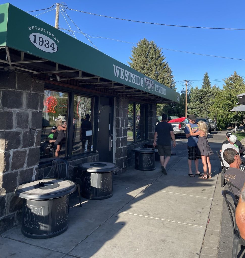 photo of exterior of West Side Tavern, Bend, OR