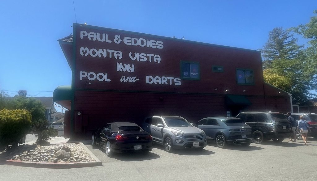 photo of exterior of Paul & Eddie's Monta Vista Inn, Cupertino, CA