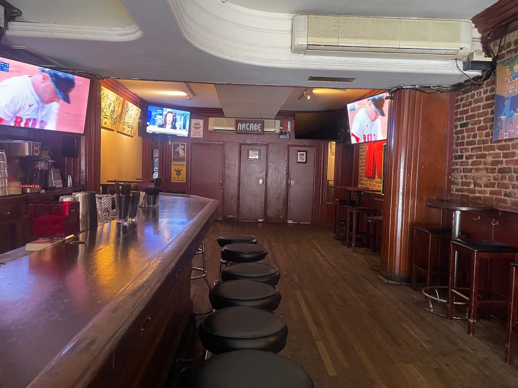 photo of interior of R Bar, San Francisco