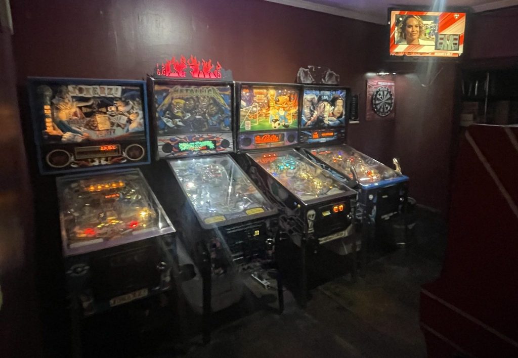 photo of pinball machines of R Bar, San Francisco