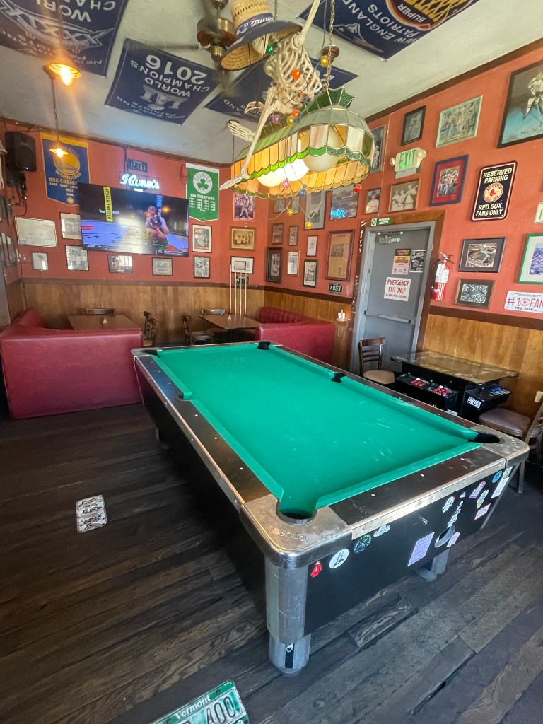 photo of pool table of Connecticut Yankee, San Francisco