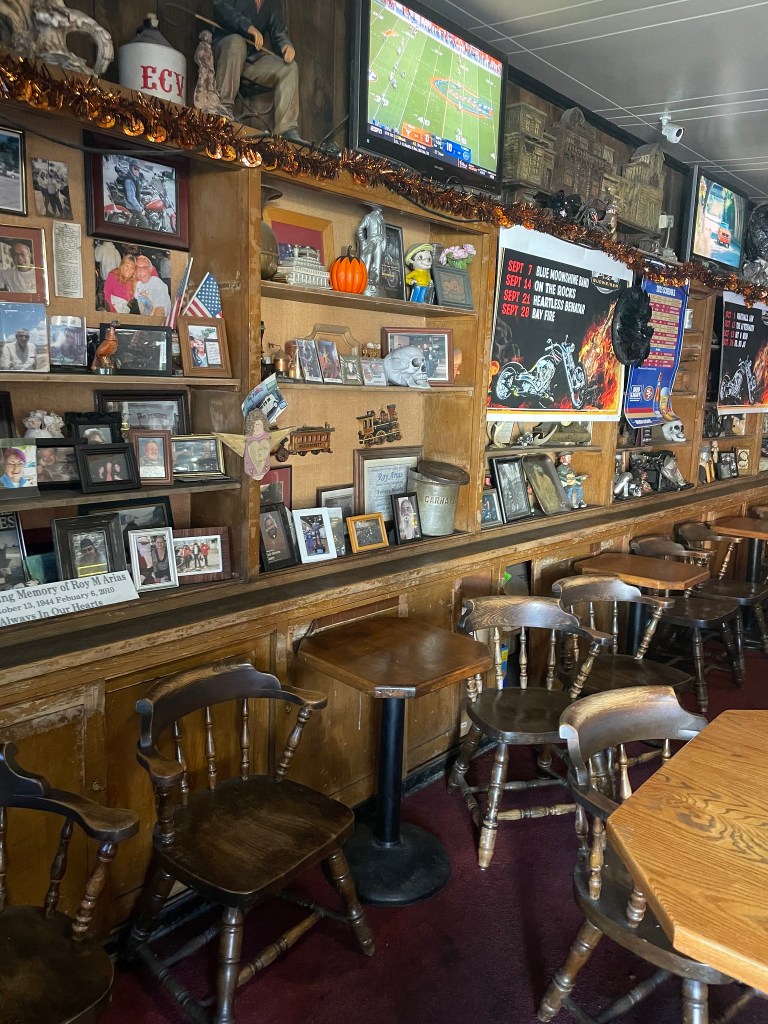 photo of interior of The Florence Bar, Fremont, CA